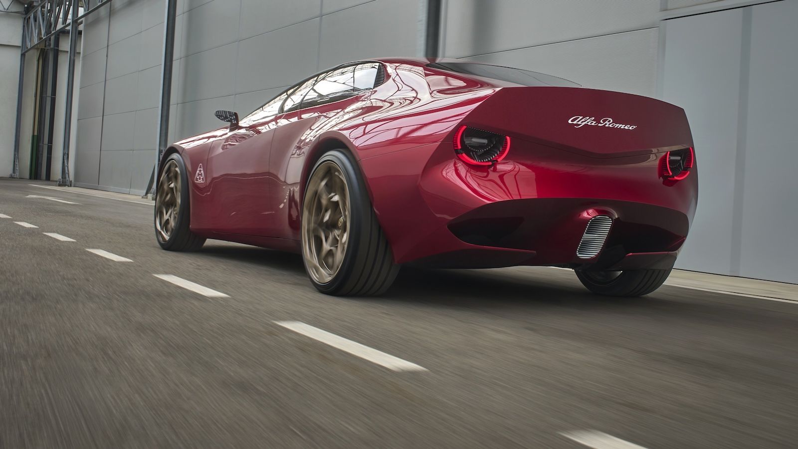 Νέα Alfa Romeo Cuorerosso: Επιστρέφει ο V6 με υβριδική τεχνολογία